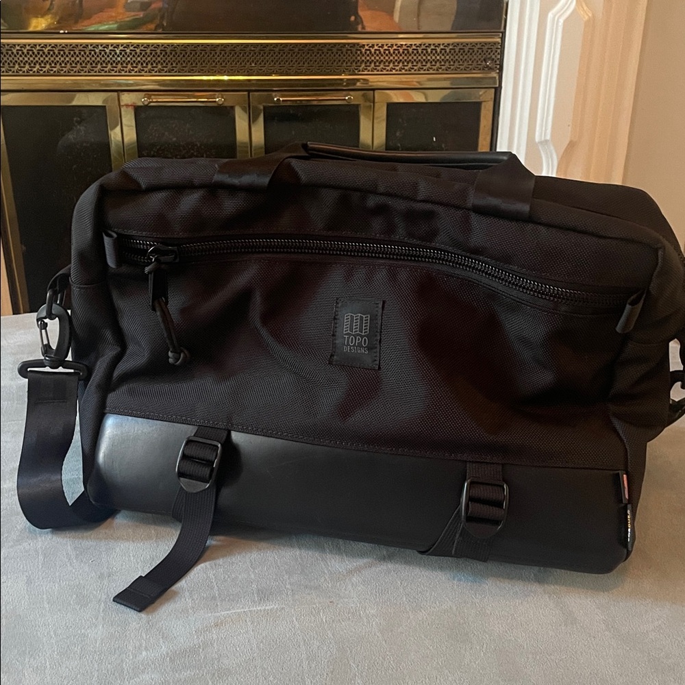 Topo Designs Black Messenger/Backpack Bag EUC